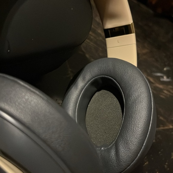 Beats Studio 3 - Picture 3 of 5